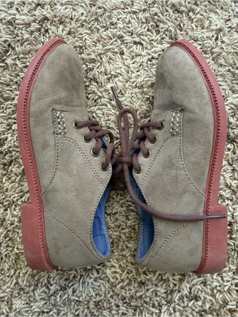 Tommy Hilfiger Taupe faux Suede dress Shoes-boys size 1 (EUC)